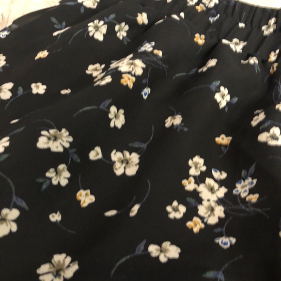 Frill Flowered Mini Skirt - Picture 2 of 3